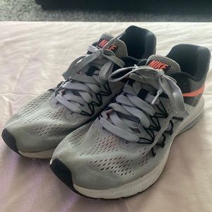 Nike Zoom Winflo 3 tennis shoes